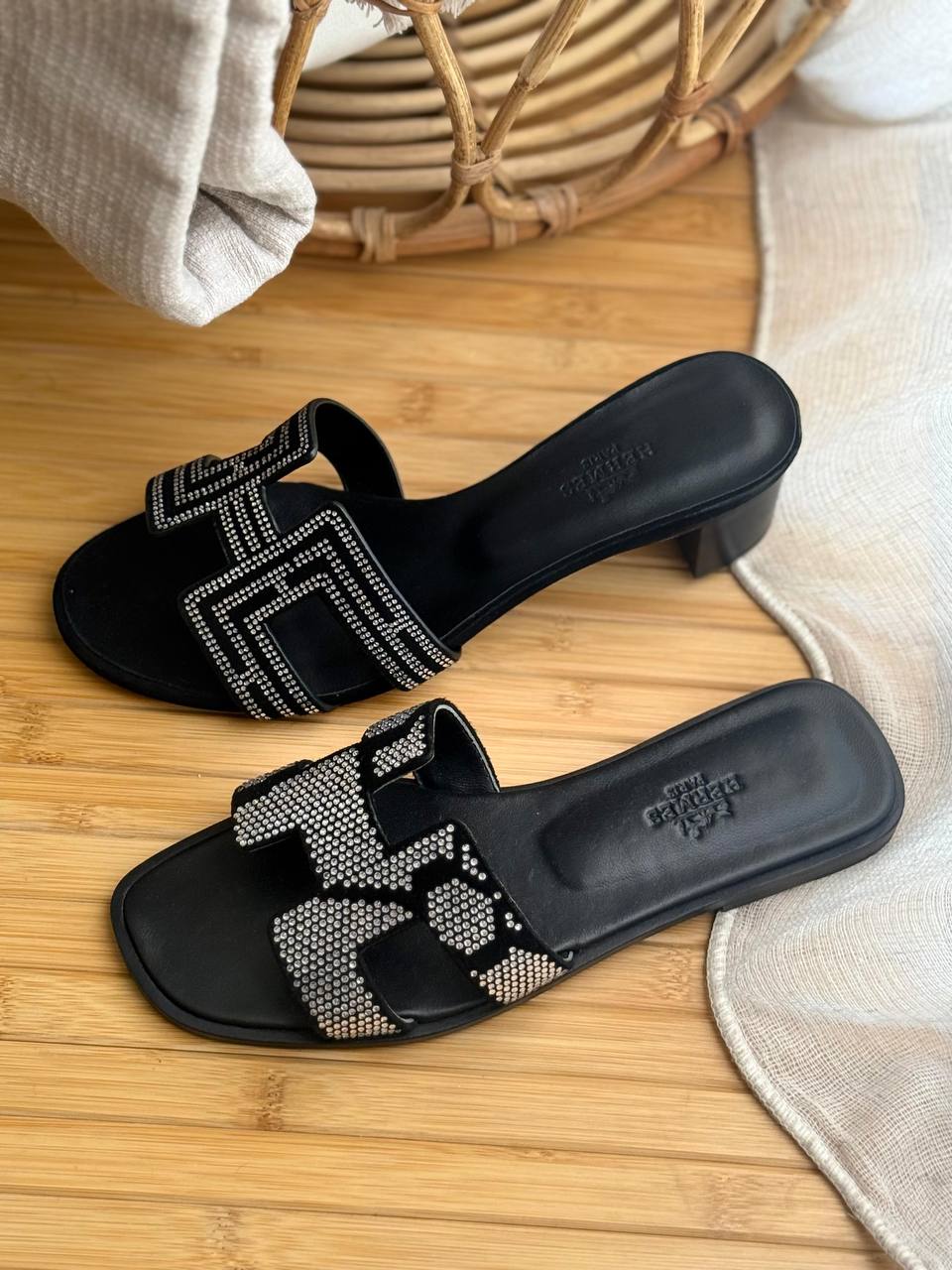 Hermes 
AAA+ Quality
𝗦𝗶𝘇𝗲 𝟯𝟲 𝘁𝗼𝗼 𝟰𝟭
450 dhs✅

Zain303
♥️♥️♥️