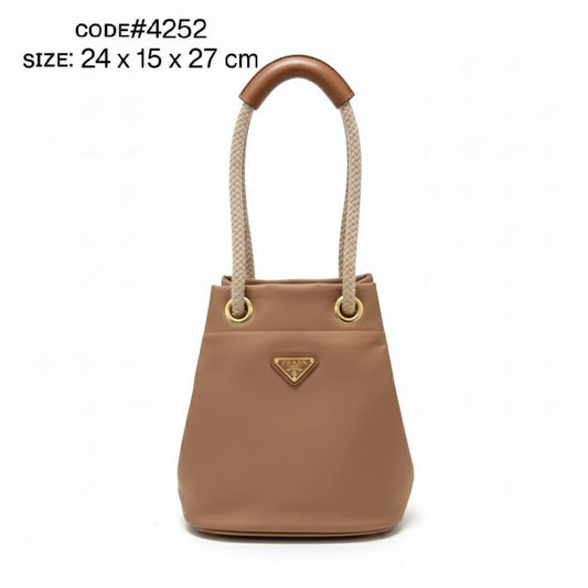 PRADA ᴍᴀʀɪɴᴇʀ
ʀᴇ- ɴʏʟᴏɴ ʙᴜᴄᴋᴇᴛ ʙᴀɢ
ᴡɪᴛʜ ʀᴏᴘᴇ ʜᴀɴᴅʟᴇ sᴛʀᴀᴘ
ɢᴏʟᴅ ʜᴀʀᴅᴡᴀʀᴇ
sɪᴢᴇ: 24 cm

75 dhs✅

Zain31
♥️♥️♥️