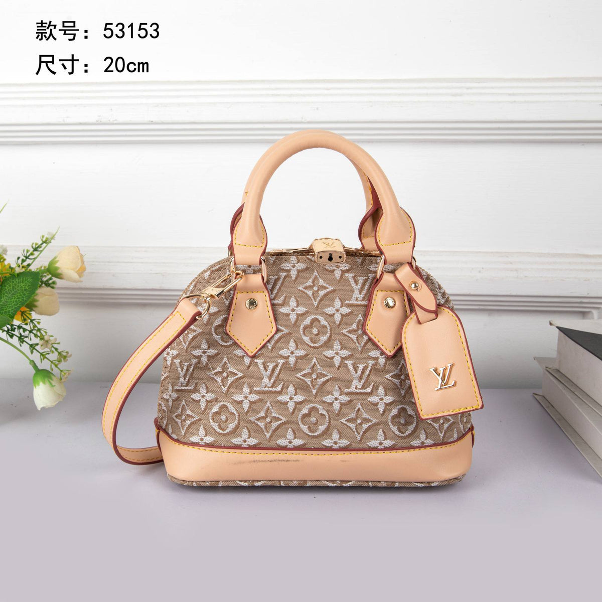 LV

best quality
 with box

120 dhs🇦🇪🇦🇪

size14CM
Zain290
♥️♥️♥️