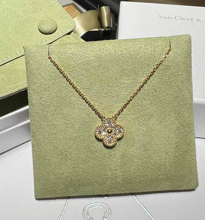 VCA necklace
Master quality 

45 dhs🇦🇪🇦🇪

 normal box 📦

Zain48
♥️♥️♥️