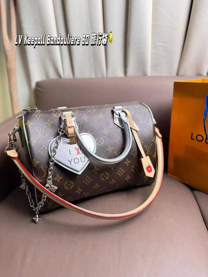 LV
Master💓💓
330 dhs✅

Zain297
♥️♥️♥️