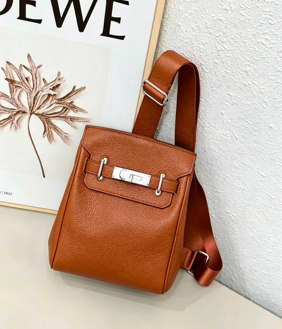 HERMES 

NEW DESIGN 

GOOD QUALITY 

WITH BOX 

110 DHS🇦🇪🇦🇪🇦🇪
Zain295
♥️♥️♥️