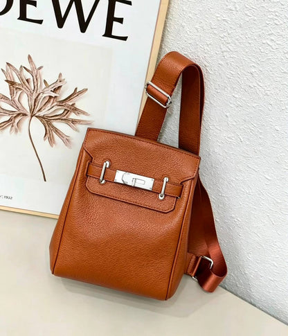 HERMES 

NEW DESIGN 

GOOD QUALITY 

WITH BOX 

110 DHS🇦🇪🇦🇪🇦🇪
Zain295
♥️♥️♥️