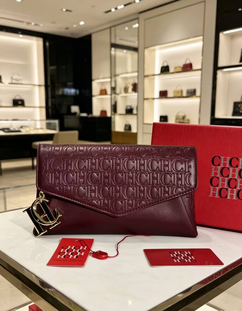 CH - Gucci - MK
95 dhs✅
Size：21*13

Zain07
♥️♥️♥️