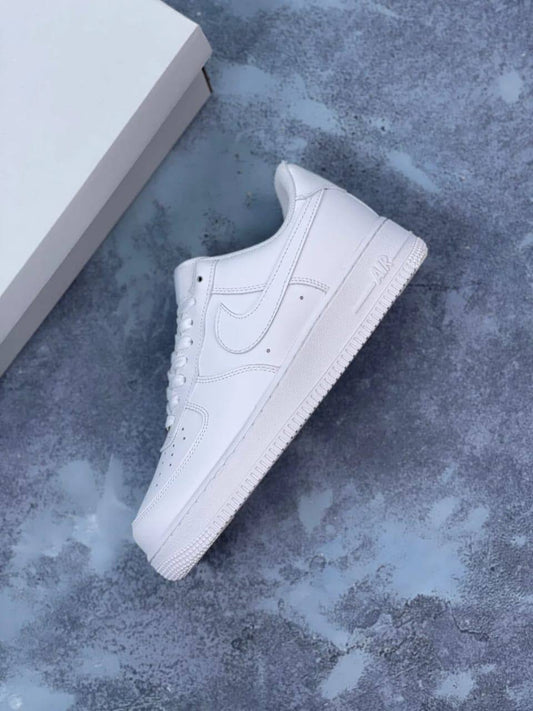 Nike
Size 40 to 45  
110 dhs✅
master quality

Zain27
♥️♥️♥️