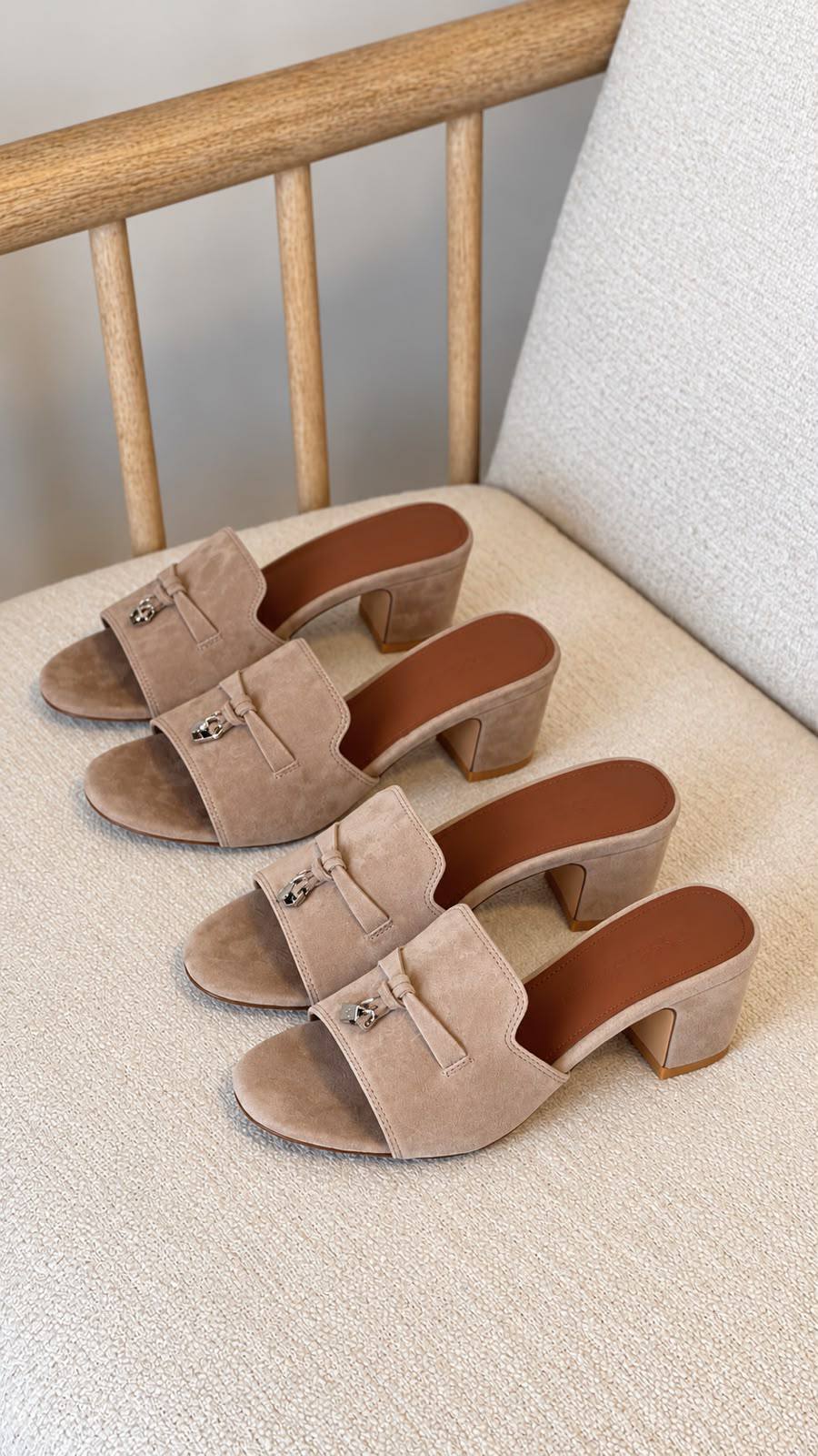 LORO PIANA 

QUALITY: SUPER MASTER

SIZE:35 TO 42

430 dhs🇦🇪🇦🇪

Zain319
♥️♥️♥️