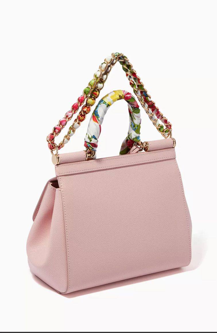 D&G
110 dhs🪙🌨️
high quality 
With box 25Cm

Zain26
♥️♥️♥️