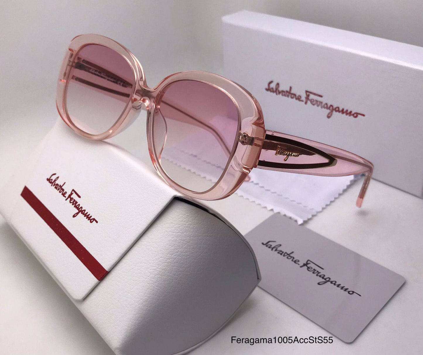 Ladies sunglasses 
masters quality 
180 dhs👑

Zain126
♥️♥️♥️