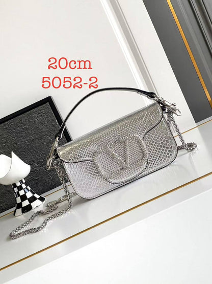 Valentino Bag 
Master 💓💓
            20Cm
280 dhs✅

Zain131
♥️♥️♥️