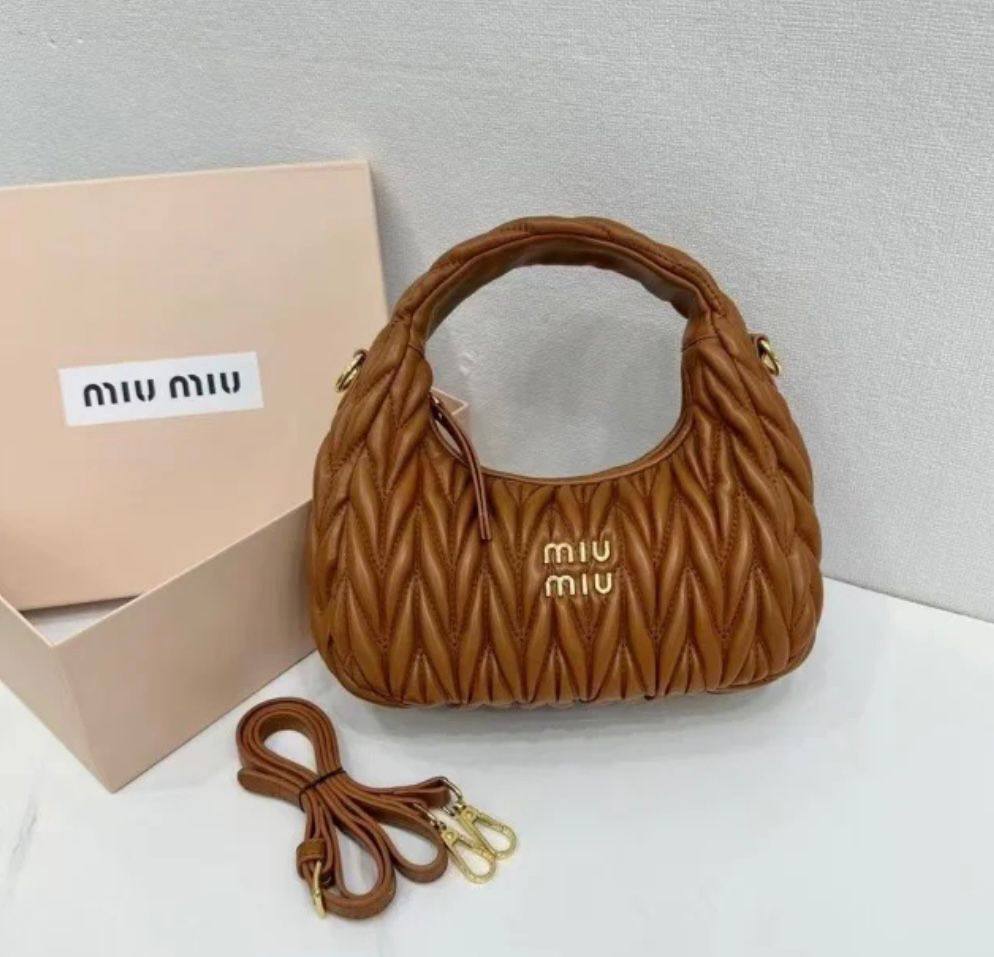 miumiu model, 
good quality, 

comes with box,  
🎁🎁🎁

size...23 * 11 cm 
95 dhs❣️

Zain12
♥️♥️♥️