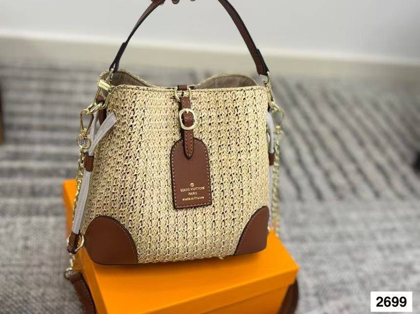 New
100 dhs✅

high quality 

With box
🎁🎁🎁

Zain26
♥️♥️♥️