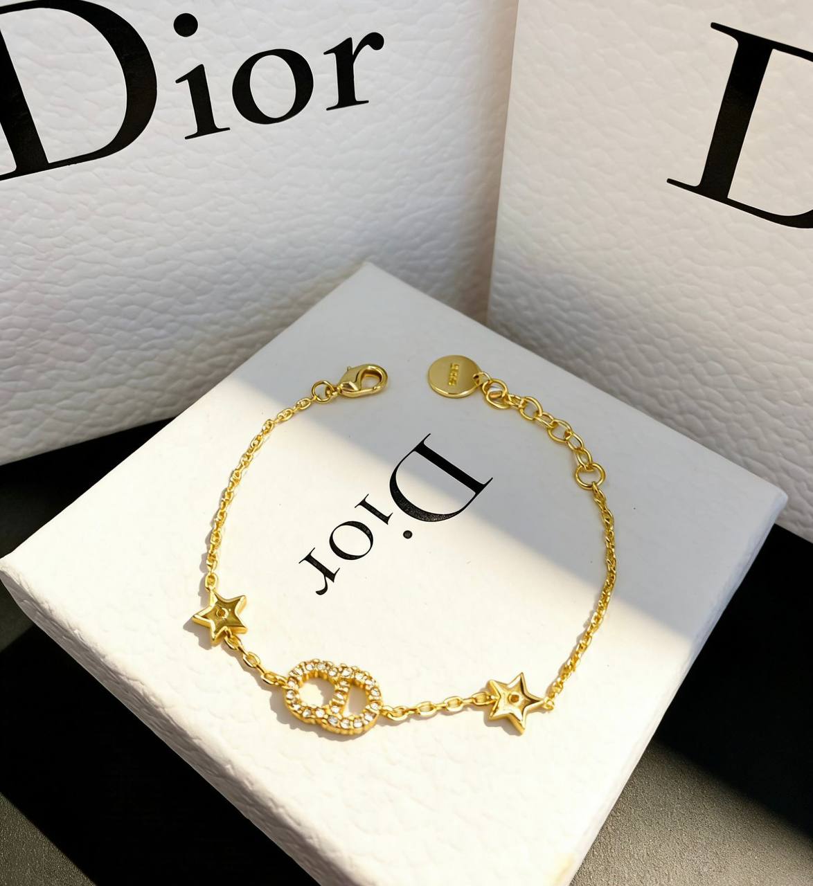 EACH BRACELET 
MASTER QUALITY💫✨
50 DHS🇦🇪
WITH BOX AND PAPER BAG 🎁🛍️

Zain89
♥️♥️♥️