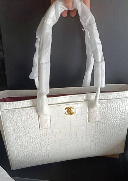 Chanel 26S  Shopping Bag Crocodile embossed calfskin
with gold hardware
Master quality 
39cm with box
330 dhs🇦🇪🇦🇪

Zain95
♥️♥️♥️