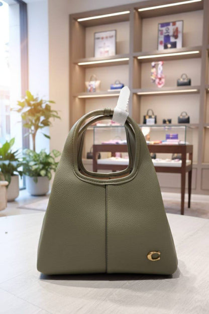 Coach Lana
26cm
100 dhs🌺

Zain254
♥️♥️♥️