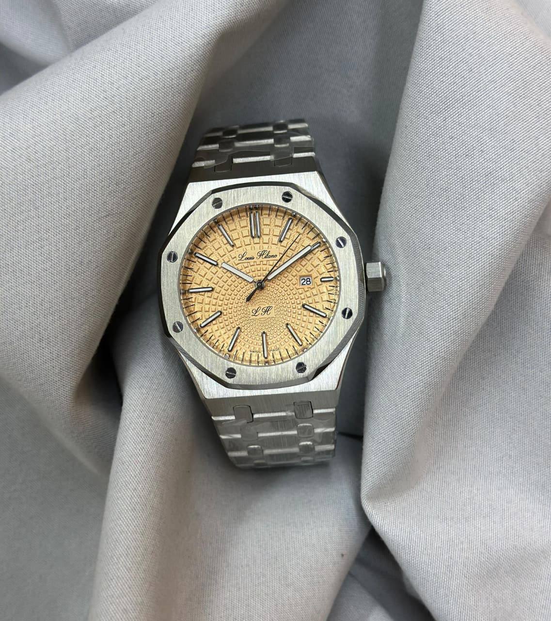 Louis Hilano watch for men good quality 
230 dhs🪙🖤

Zain59
♥️♥️♥️