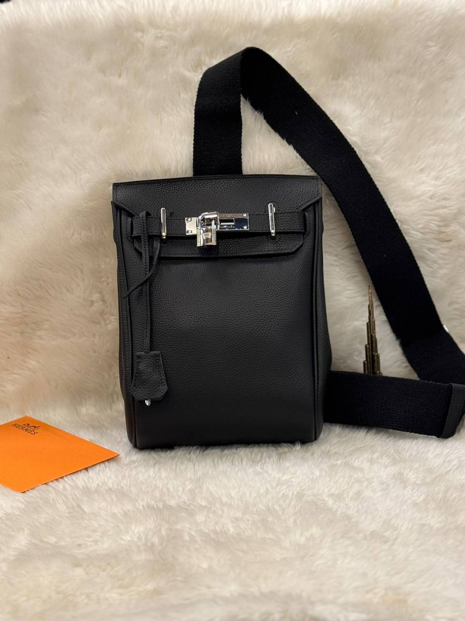 Hermes 
Master
  18Cm 

With Box
🎁🎁🎁

320 dhs✅

Zain131
♥️♥️♥️