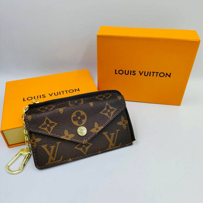 LV CARD 
HOLDER 
35 dhs🪙🌨️

Zain40
♥️♥️♥️