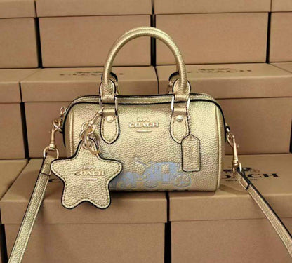 COACH 

COPY ONE 
NEW CAME 

WITH BOX 
🎁🎁🎁

120 dhs✅
20cm

Zain39
♥️♥️♥️