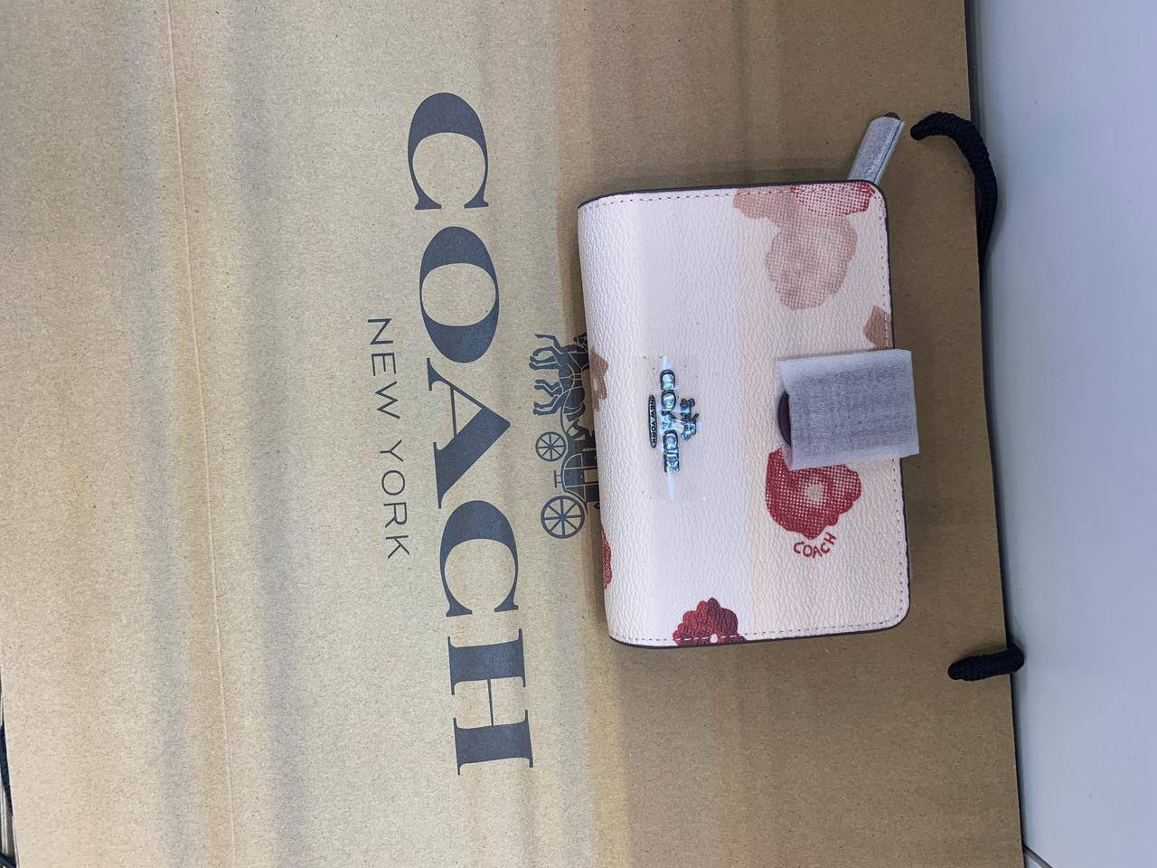 Coach 
Wallets Master
125 dhs💓

Zain248
♥️♥️♥️