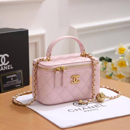Chanel
100 dhs✅
With box

Zain219
♥️♥️♥️