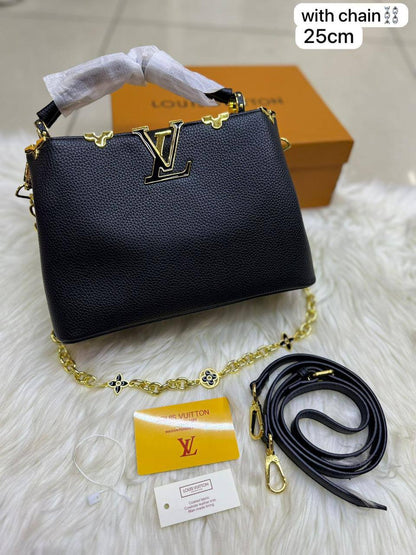LV Capucenis 

1️⃣ First quality +🎁
Size : 25 * 18.5 cm

85 dhs🇦🇪🇦🇪

 with box🎁

Zain115
♥️♥️♥️