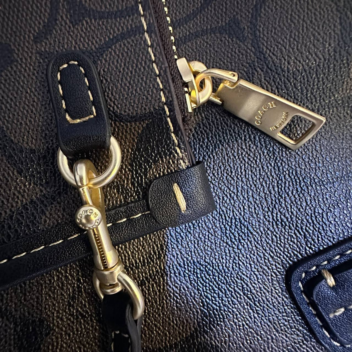 COACH 

NEW CAME 

HIGH QUALITY 

WITH POUCH 
115 dhs🇦🇪🇦🇪

Zain295
Zain17
♥️♥️♥️
