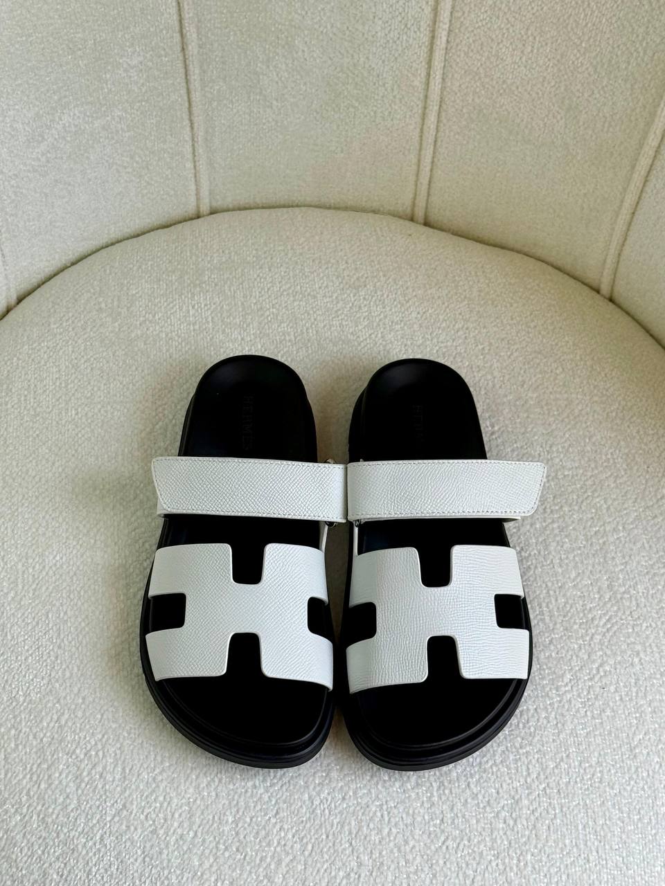 Hermes
Super *AAA* *+* Quality 💯 
With original packing🎁🎁
SIZE:36and42
Available now
450 dhs💓

Zain309
♥️♥️♥️