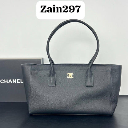 Chanel
Master❣️❣️
330 dhs✅

Zain297
♥️♥️♥️