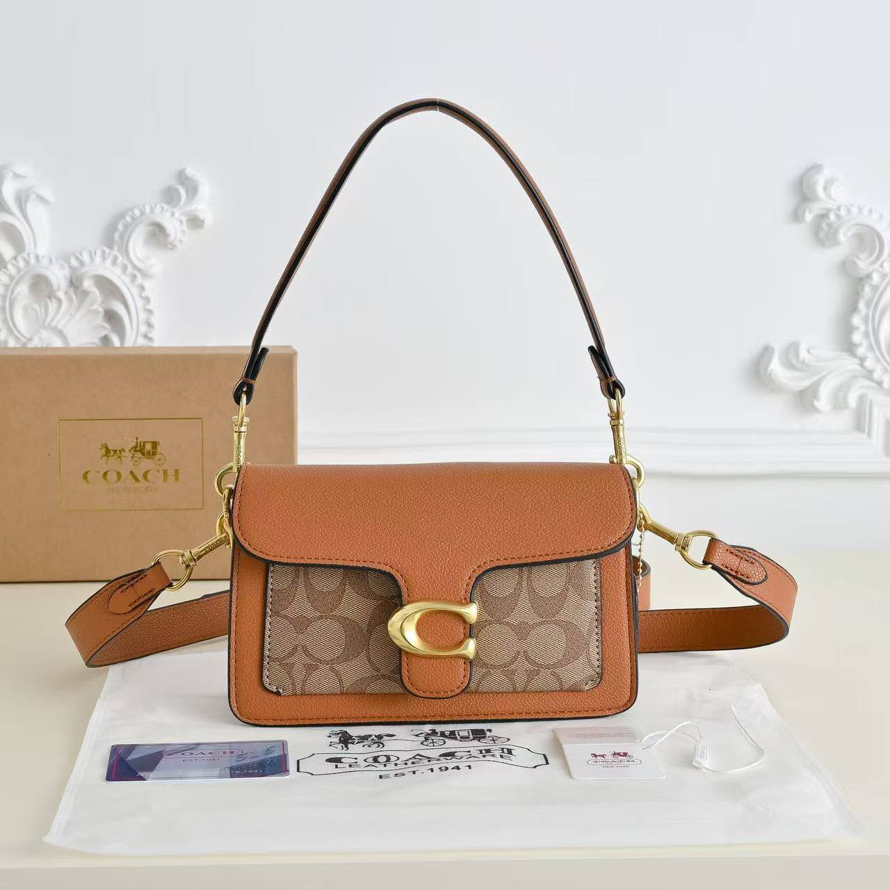 Coach
21cm 

100 dhs✅

Withbox
🎁🎁🎁

Zain143
♥️♥️♥️