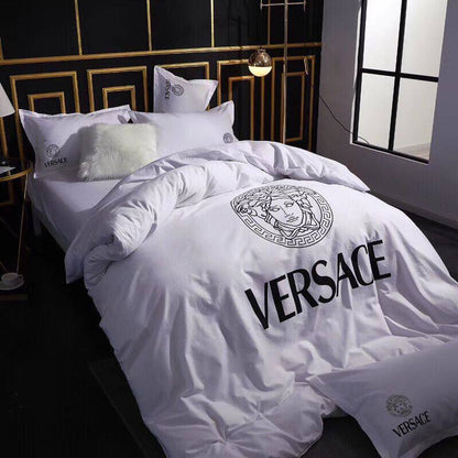 Master 🇫🇷🇫🇷🇫🇷
Give you best life 💥💥
Bedsheets set 
King size cover 6pcs set 
1 duvet cover 
1 fitted sheets 
4 pillowcases 
6pcs set
With paper bag 💼 
120 dhs🪙🖤

Zain99
♥️♥️♥️