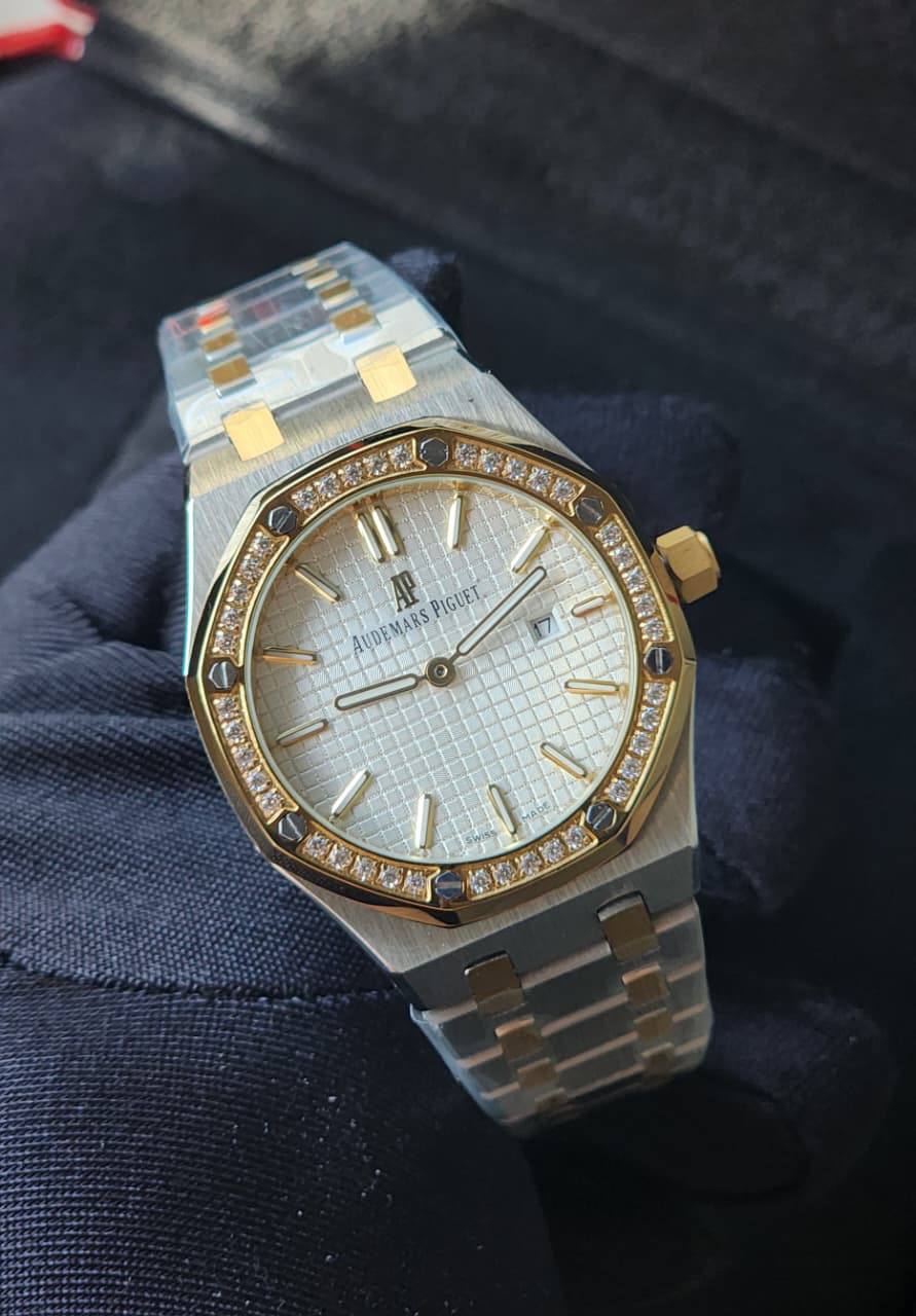 Ap watch for ladies good quality 
230 dhs✅

Zain59
♥️♥️♥️