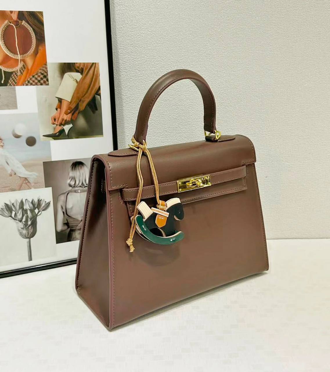 HERMES KELLY BIG SIZE NEW CAME GOOD QUALITY 
120 dhs🇦🇪🇦🇪
Size: 28cm

Zain295
♥️♥️♥️