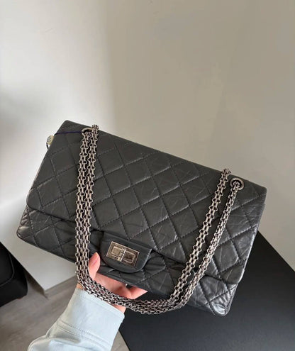 New arrival 

Chanel 


30cm
340 dhs🇦🇪🇦🇪

Zain297
♥️♥️♥️