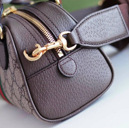GUCCI 
SMALL SIZE 
WITH BOX 
110 dhs✅

Zain295
♥️♥️♥️