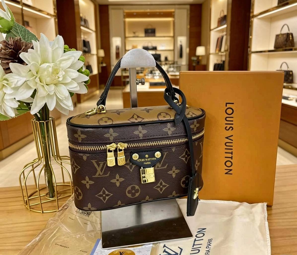 LV
95 dhs🇦🇪🇦🇪
with box

Zain07
♥️♥️♥️