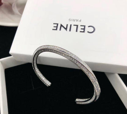 CELINE
Bangle’s
55 dhs🪙🌨️

Zain262
♥️♥️♥️