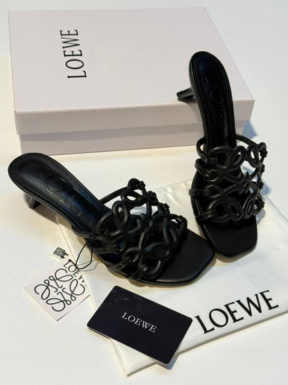 LOEWE 
GOOD QUALITY
100 dhs🌺
Size 36 TO 41

Zain40
♥️♥️♥️