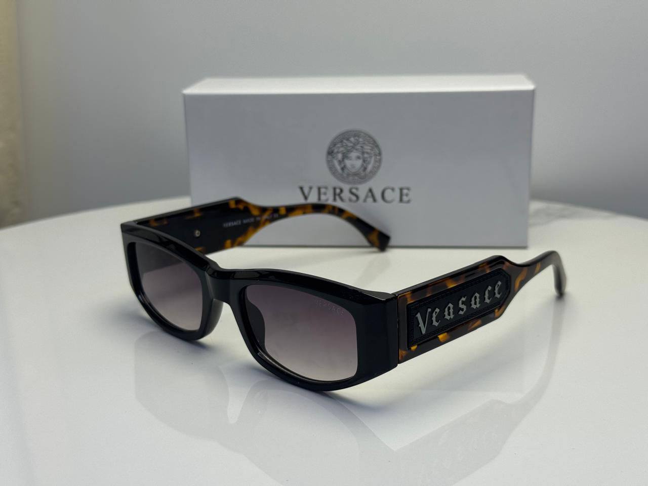 Sunglasses
65 dhs✅

Zain182
♥️♥️♥️