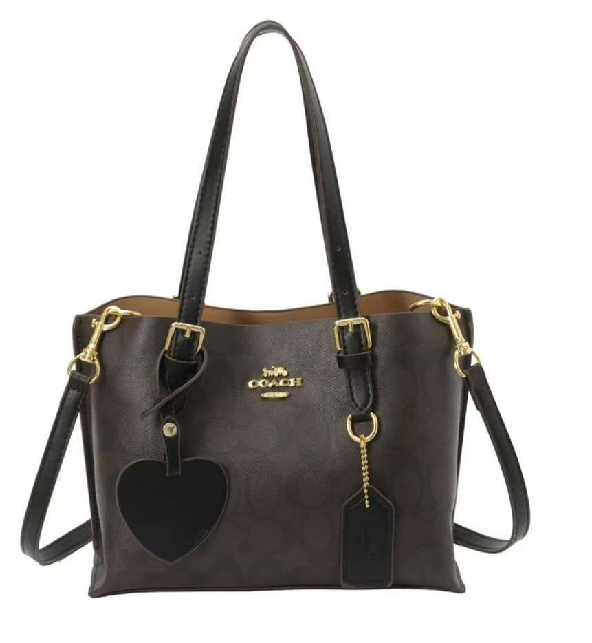 Coach
70 dhs✅

Zain232
♥️♥️♥️