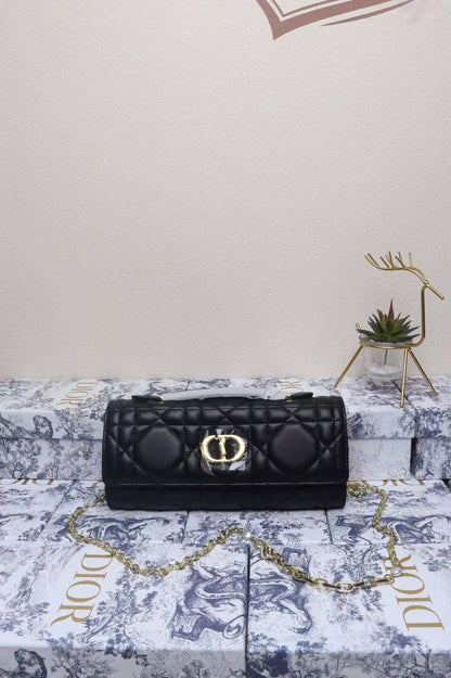 Dior
withbox 
100 dhs🇦🇪🇦🇪

Zain143
♥️♥️♥️