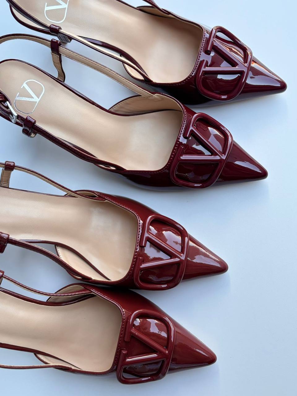Valentino 
120 dhs🪙💕

Size 36-42

Zain55
♥️♥️♥️