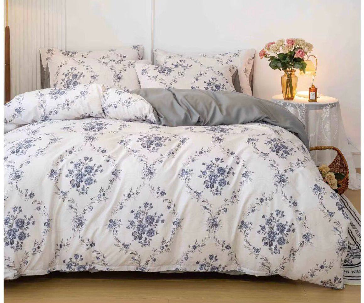 New collection 🌹🌹🌹
Give you best life 💥💥💥
Comfort set 
King size comfort 6pcs set 
1 comfort 
1 bedsheets 
4 pillowcases 
6pcs set
120 dhs🪙💕

Zain99
♥️♥️♥️