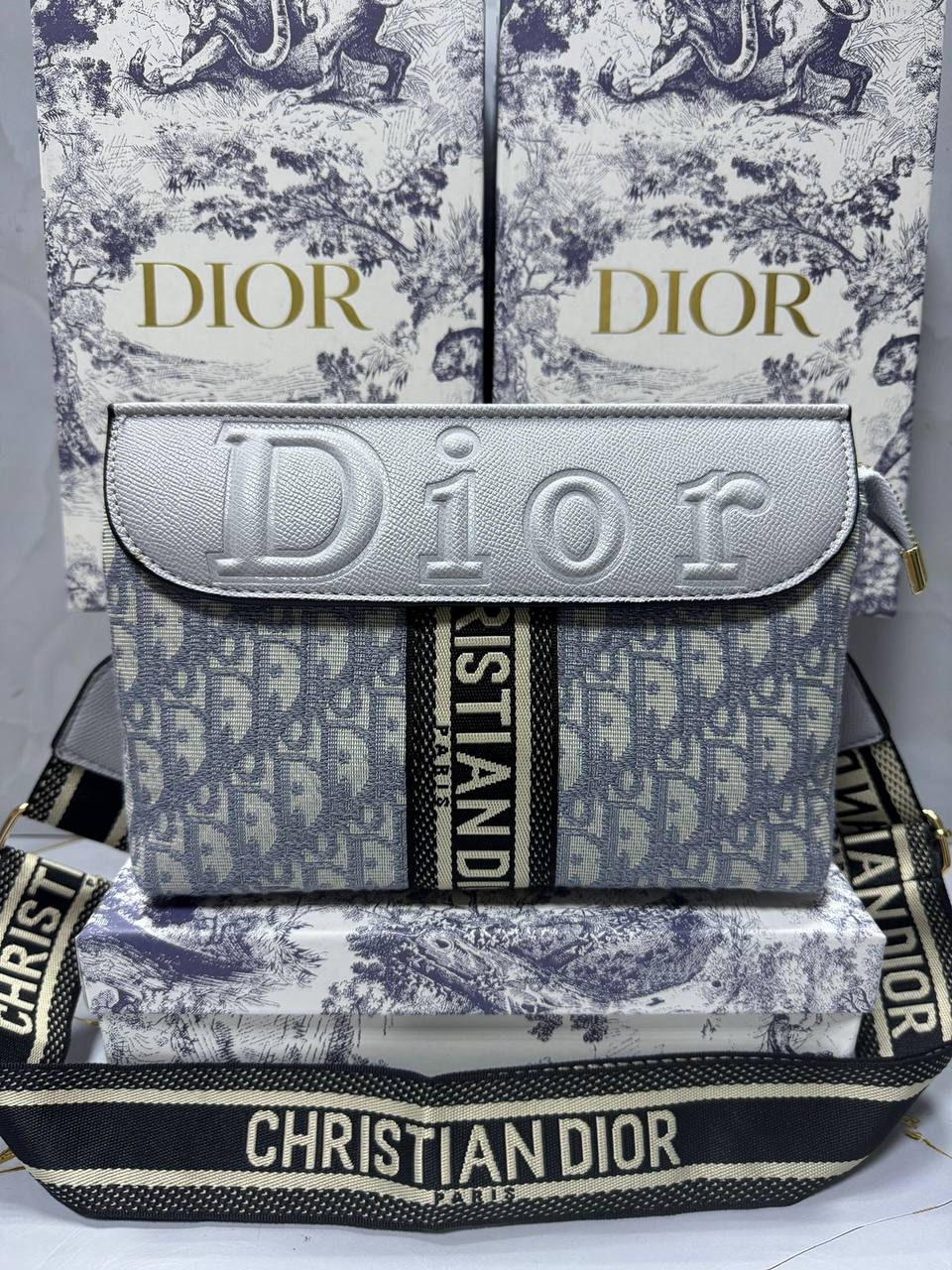 Dior - Fendi - Gucci
With box 
75 dhs✅

Zain50
♥️♥️♥️