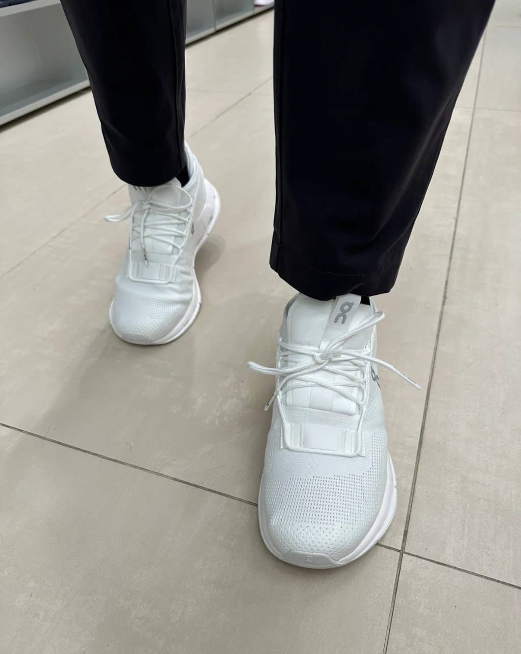 Cloud Nova full white ⚪️
Size 36-45 available 🤩
220 dhs✅

Zain242
♥️♥️♥️