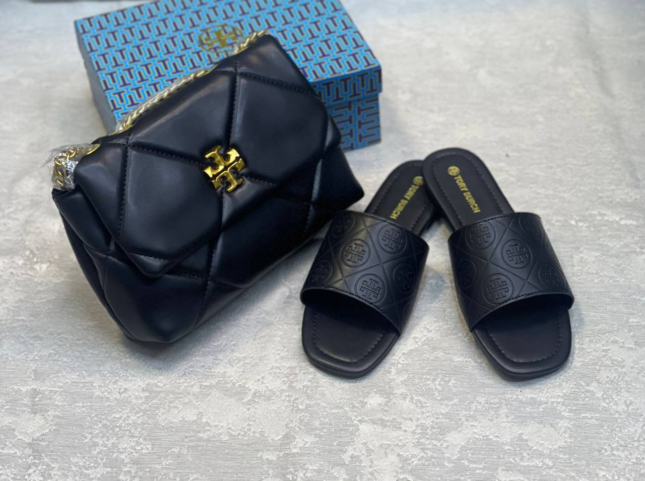 Tory Burch
Set 
Size 36-41
170 dhs✅

Zain175
♥️♥️♥️