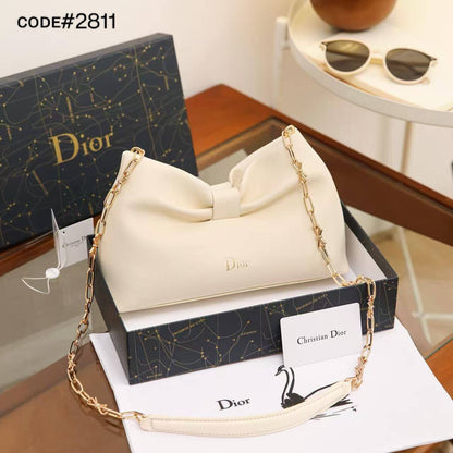 DIOr 

95 dhs🇦🇪🇦🇪
with box

Zain90
♥️♥️♥️