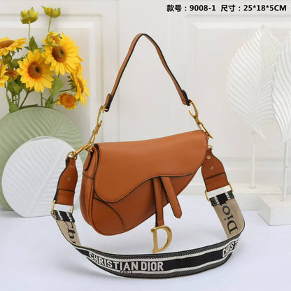 Dior

with box
🎁🎁🎁

110 dhs🪙🌨️

Zain143
♥️♥️♥️
