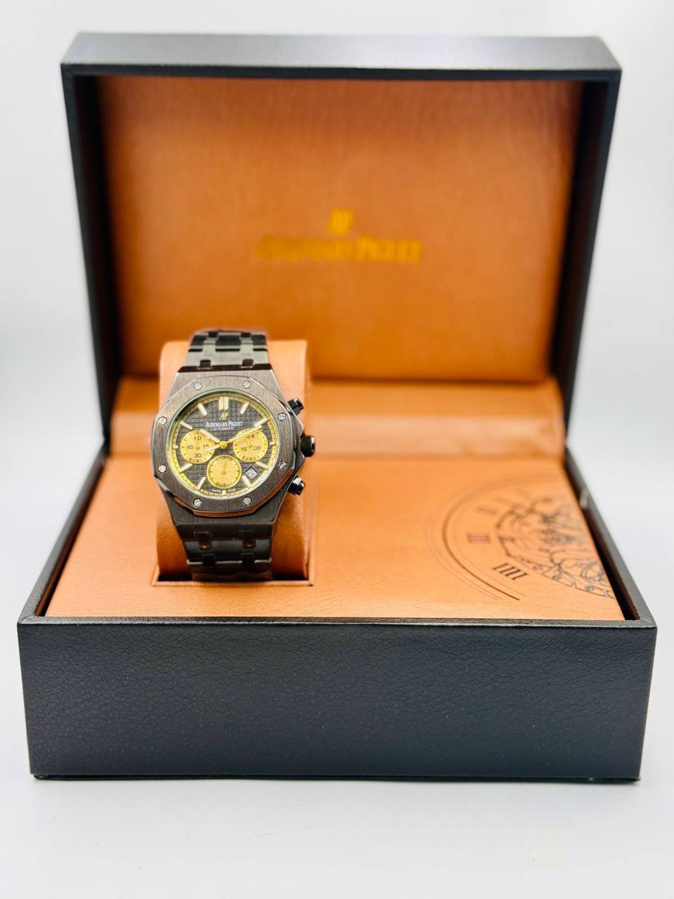 AP Men 
offer price 
70 dhs✅
*Chronograph working*

Zain08
♥️♥️♥️