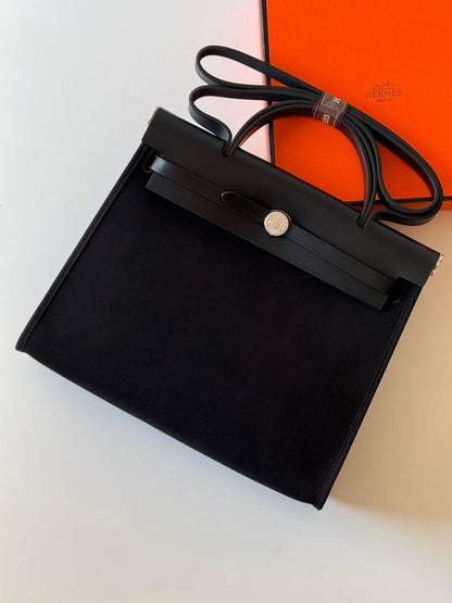 Hermes
Herbag 31cm💥Master quality ✅with box📦
610 dhs💓

Zain52
♥️♥️♥️