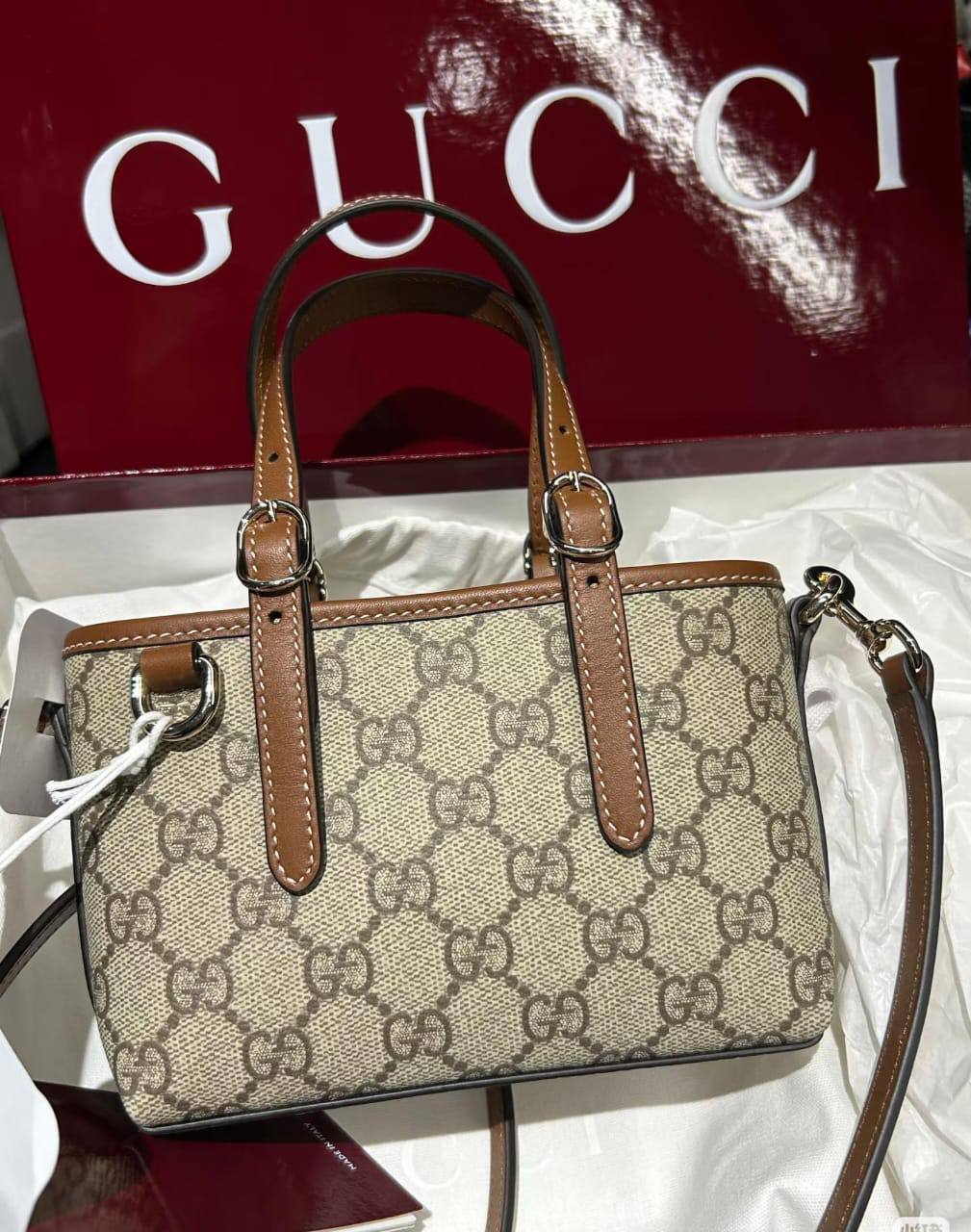 Gucci

Size：17/7/12

with box🎁

90 dhs✅

Zain07
♥️♥️♥️